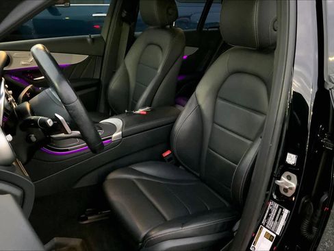 Used 2022 Mercedes-Benz GLC 300 image 8