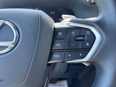 Used 2024 Lexus GX 550 w/ Accessory Package (Z1) image 15