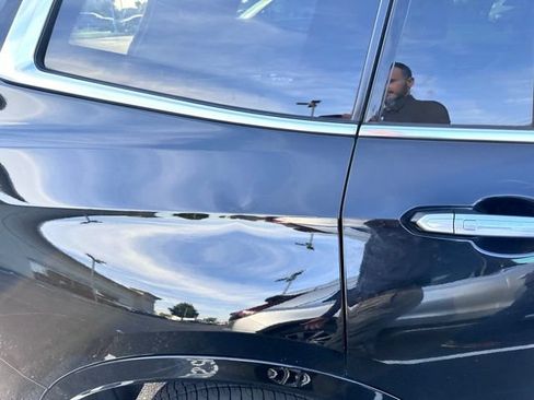Used 2024 Cadillac XT6 Premium Luxury w/ LPO, Floor Liner Package AWD/4WD image 4