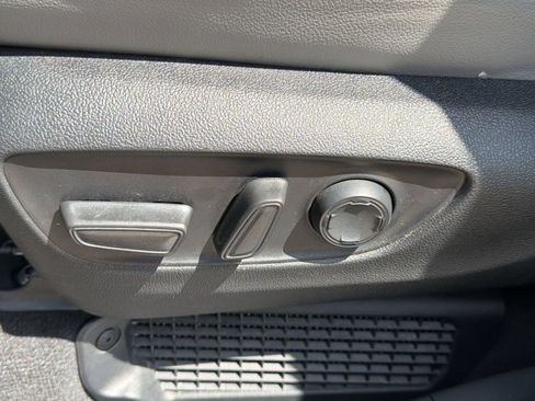 Used 2024 Toyota Sienna XLE FWD image 13