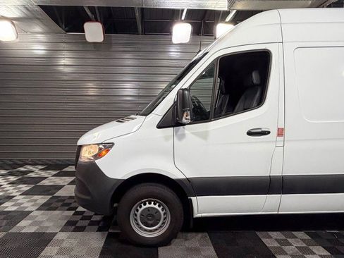 Used 2021 Mercedes-Benz Sprinter 3500 image 32