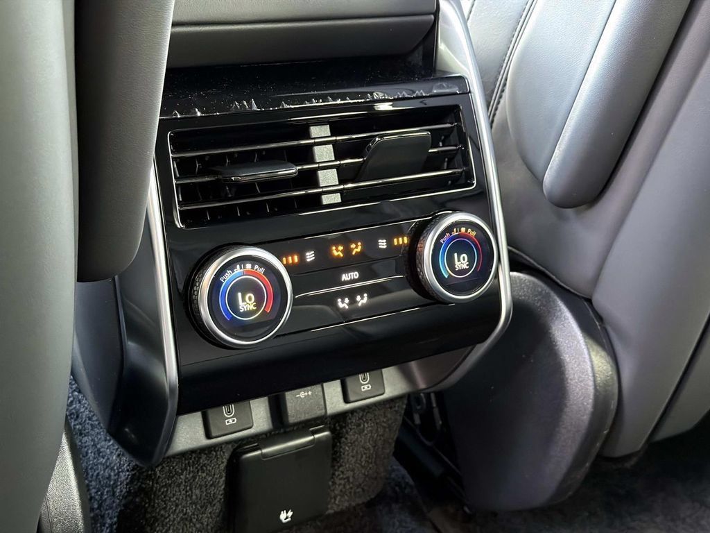 New 2026 Land Rover Range Rover SE AWD/4WD image 15