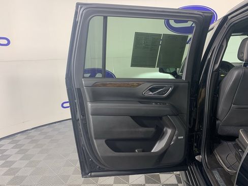 Used 2021 Chevrolet Suburban Premier w/ Premium Package image 32