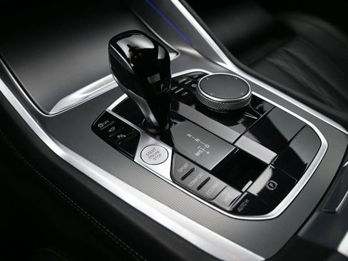 Used 2023 BMW X6 xDrive40i w/ M Sport Package image 5