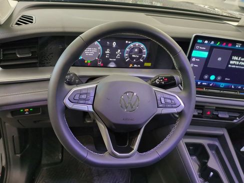 New 2026 Volkswagen Tiguan SE AWD/4WD image 17