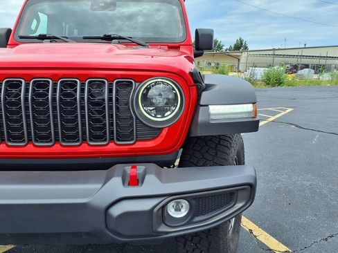 Used 2024 Jeep Wrangler Unlimited Rubicon AWD/4WD image 28