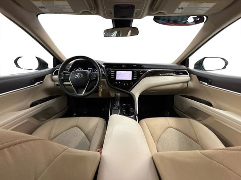 Used 2018 Toyota Camry LE FWD image 17