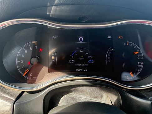 Used 2014 Jeep Grand Cherokee Limited image 19