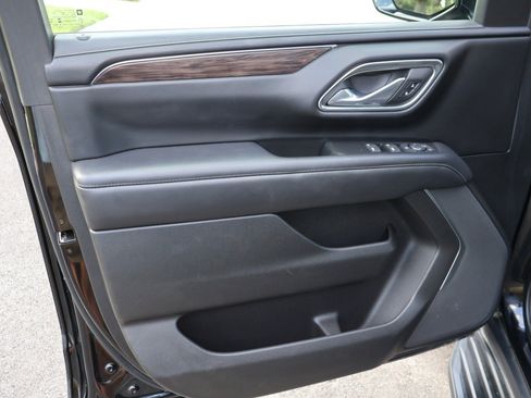 Used 2023 Chevrolet Suburban LS RWD image 20