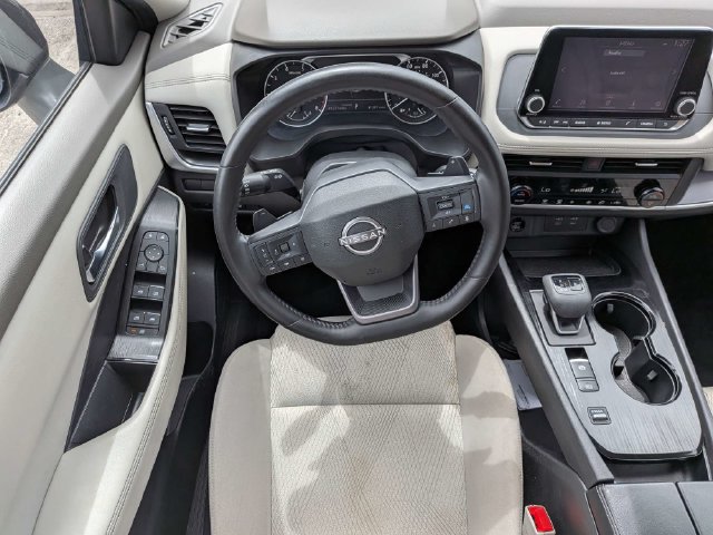 Used 2025 Nissan Rogue SV FWD image 14