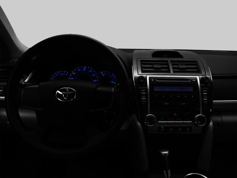 Used 2012 Toyota Camry SE FWD image 39