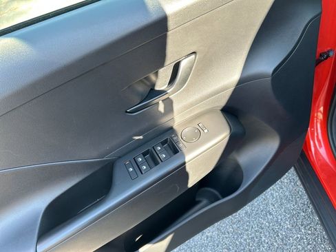 Used 2024 Hyundai Kona SE image 14