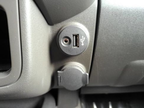 Used 2017 Nissan Frontier SV RWD image 39