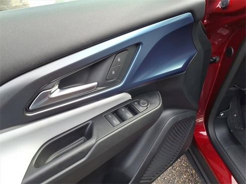 New 2026 Chevrolet Equinox EV LT image 17