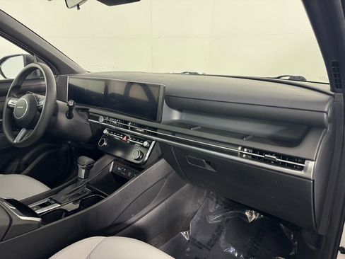 Used 2025 Hyundai Santa Cruz SEL FWD image 32