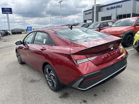 Used 2025 Hyundai Elantra Sport FWD image 13