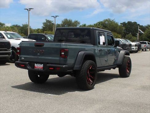 Certified 2025 Jeep Gladiator Rubicon w/ Convenience Group AWD/4WD image 3
