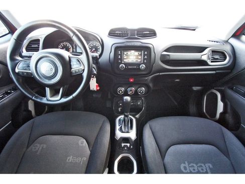 Used 2015 Jeep Renegade Latitude AWD/4WD image 10