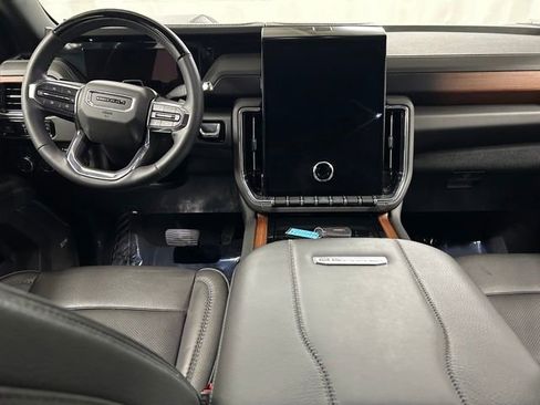 Used 2025 GMC Yukon Denali w/ Denali Reserve Package AWD/4WD image 17