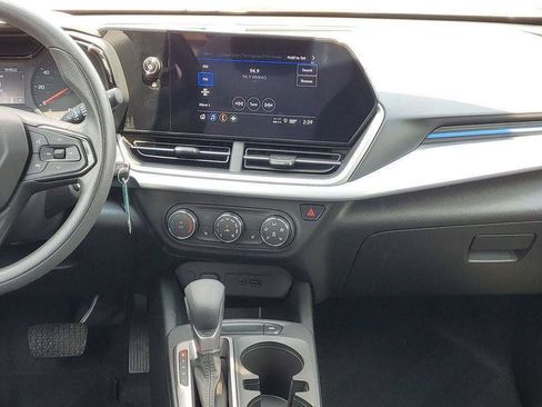 Certified 2024 Chevrolet Trax LS w/ LS Convenience Package FWD image 23