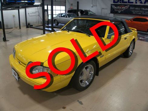 Used 1993 Ford Mustang LX image 1