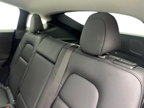 Used 2024 Tesla Model Y Long Range image 33