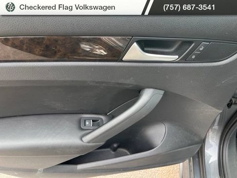 Used 2015 Volkswagen Passat TDI SEL Premium FWD image 26