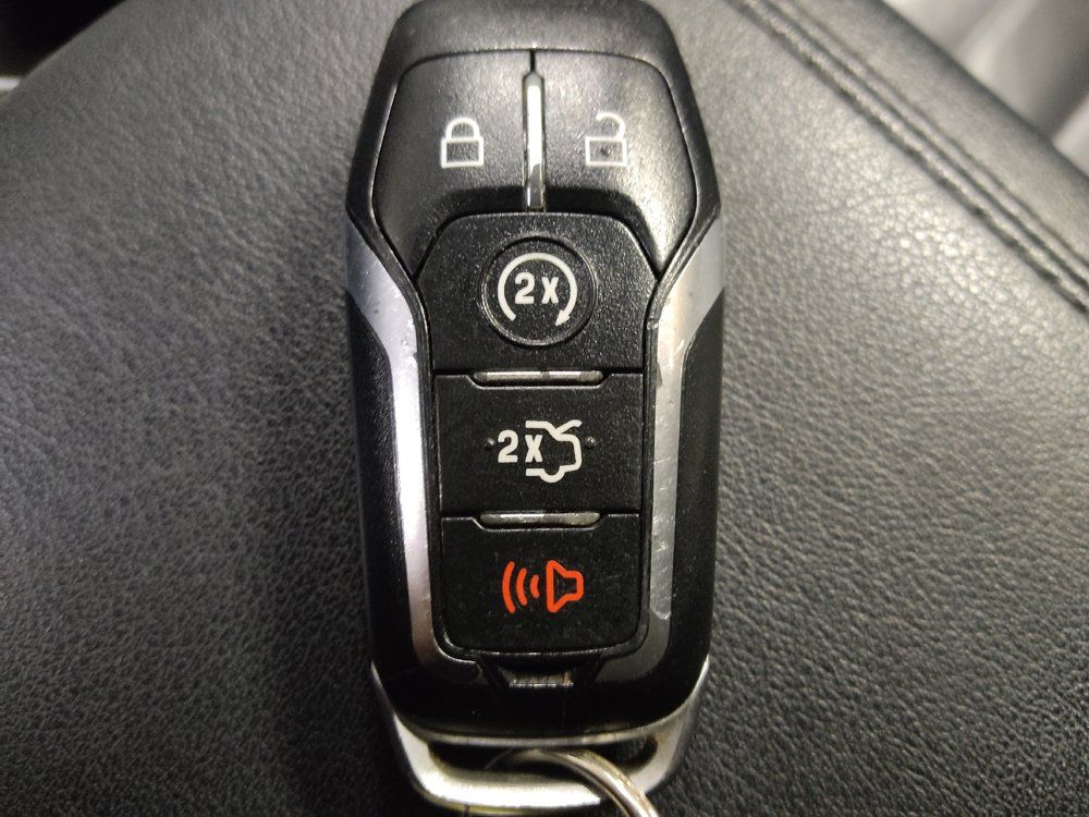 Used 2016 Ford Edge SEL w/ Equipment Group 201A AWD/4WD image 32