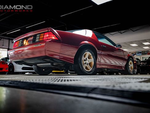 Used 1989 Chevrolet Camaro IROC-Z RWD image 63