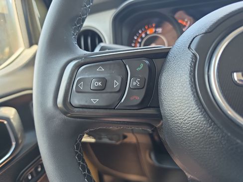 Used 2025 Jeep Wrangler Sport AWD/4WD image 20