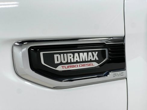 Used 2022 GMC Sierra 1500 SLT w/ SLT Premium Plus Package AWD/4WD image 43