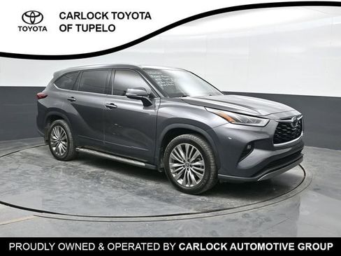 Used 2022 Toyota Highlander Platinum image 5
