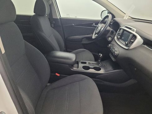 Used 2018 Kia Sorento LX image 21