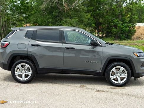 Used 2023 Jeep Compass Sport AWD/4WD image 4