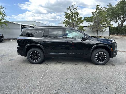 New 2026 Chevrolet Traverse Z71 w/ Enhanced Driving Package AWD/4WD image 8