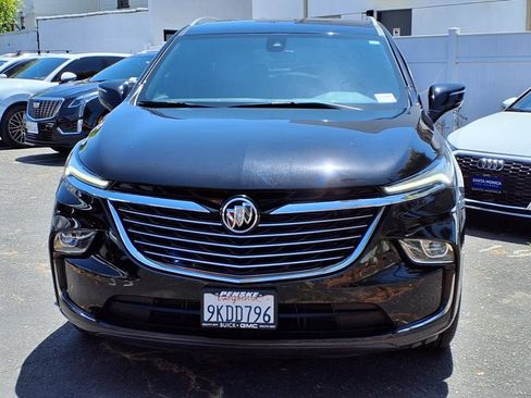Used 2024 Buick Enclave Essence image 2