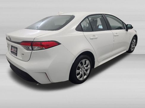 Used 2026 Toyota Corolla LE FWD image 5