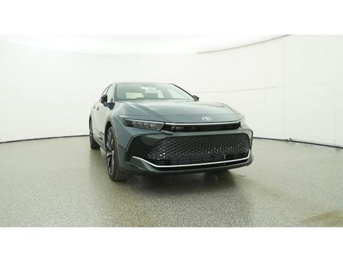 New 2026 Toyota Crown Platinum image 30