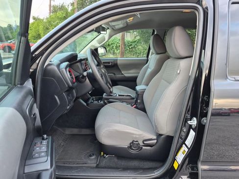 Used 2022 Toyota Tacoma SR w/ SR Convenience Package RWD image 16
