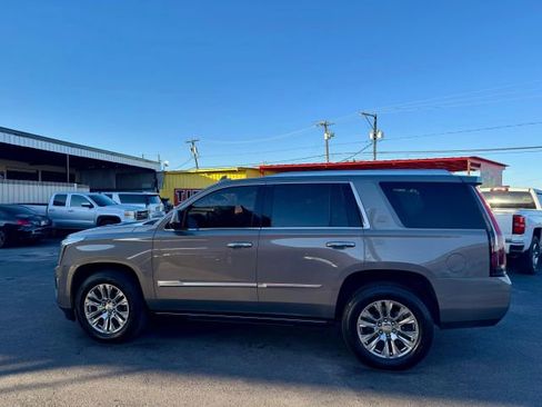 Used 2017 Cadillac Escalade Premium Luxury image 2
