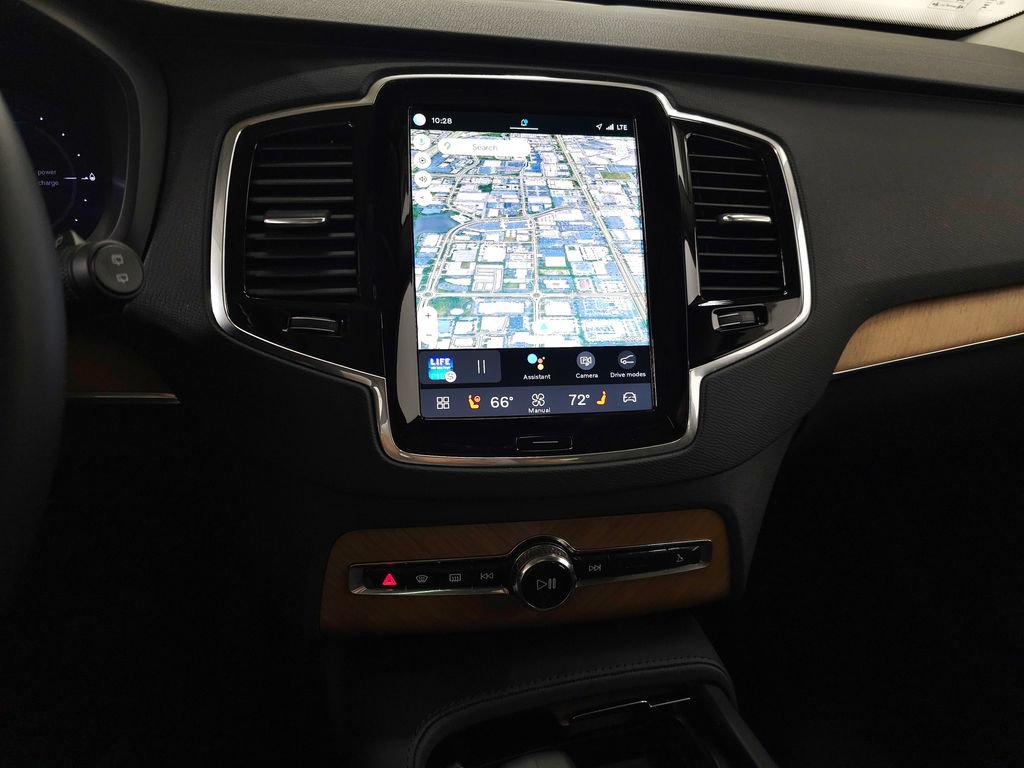 Certified 2024 Volvo XC90 T8 Plus w/ Protection Package AWD/4WD image 22