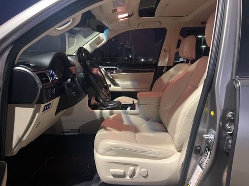 Used 2022 Lexus GX 460 Luxury w/ Sport Design Package image 8