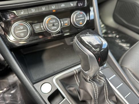 Used 2022 Volkswagen Jetta SE image 24