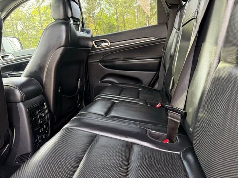 Used 2015 Jeep Grand Cherokee Limited w/ Luxury Group II image 23