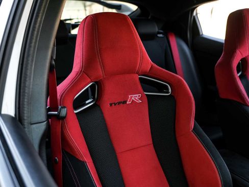 Used 2017 Honda Civic Type R image 42