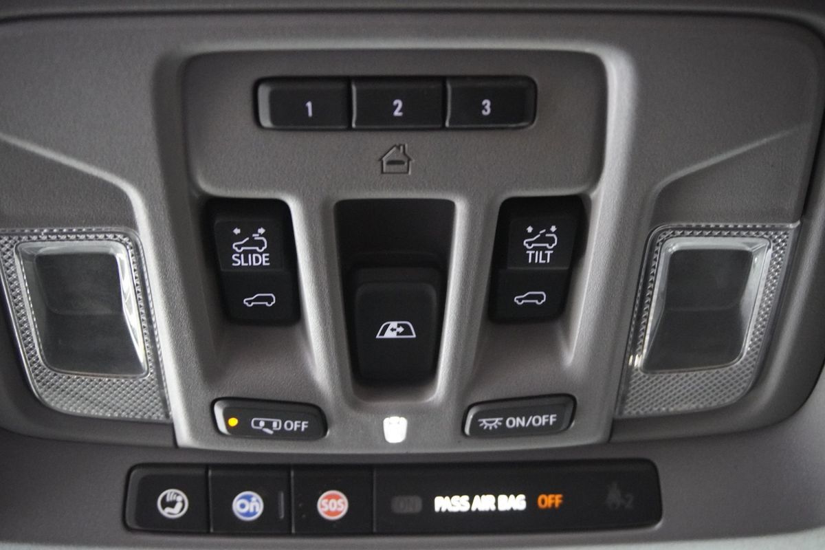 Used 2019 Chevrolet Silverado 1500 LTZ w/ LTZ Premium Package AWD/4WD image 24