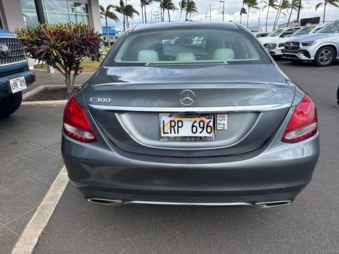Used 2017 Mercedes-Benz C 300 Sedan image 3