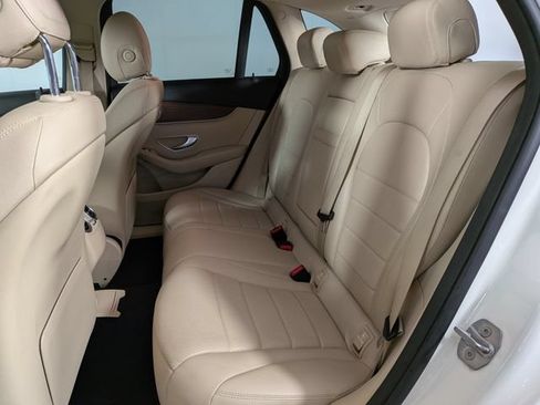 Used 2021 Mercedes-Benz GLC 300 4MATIC image 26