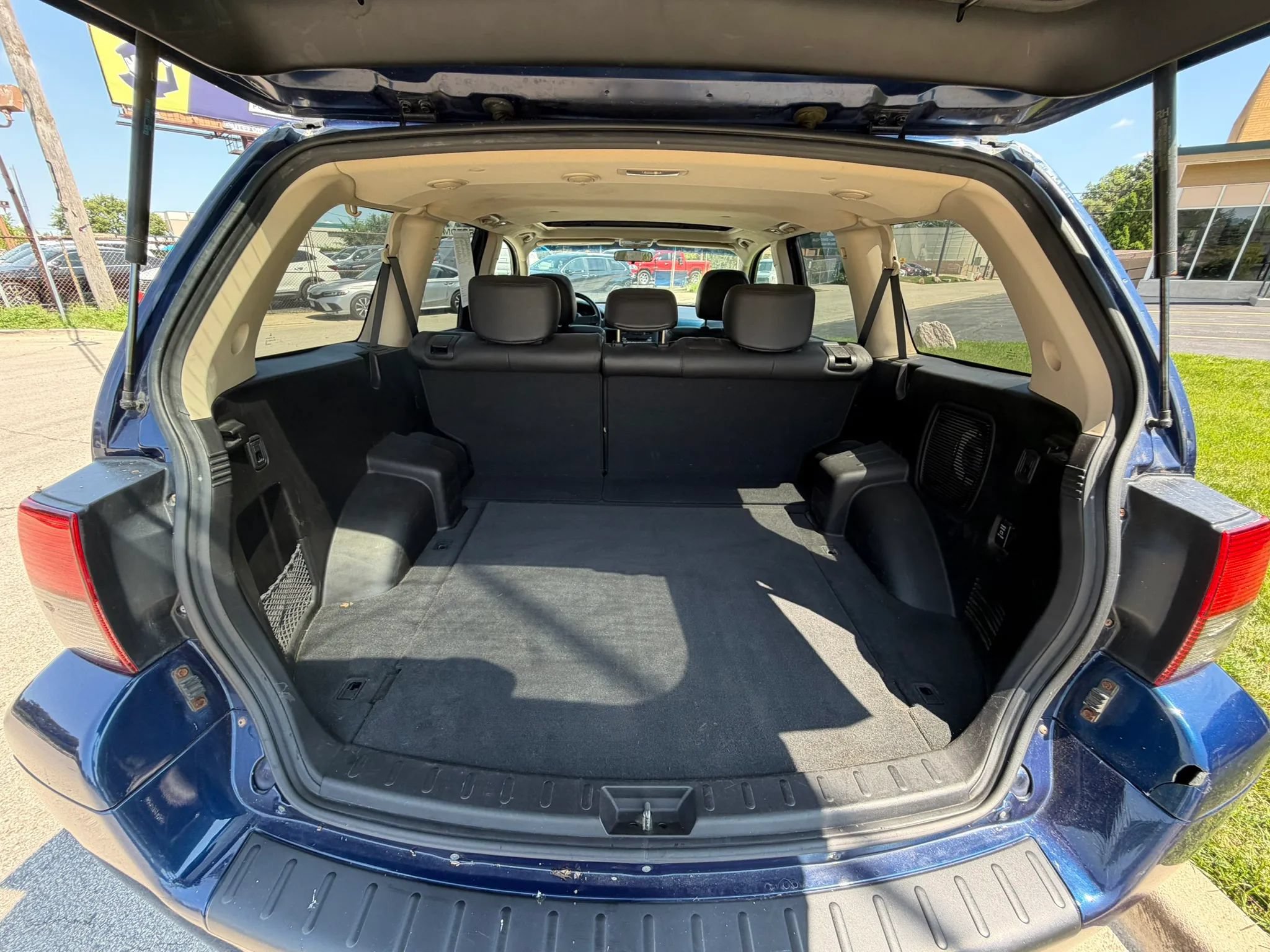 Used 2010 Mitsubishi Endeavor SE AWD/4WD image 9