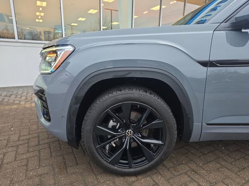 Used 2024 Volkswagen Atlas Cross Sport SEL Premium R-Line image 10